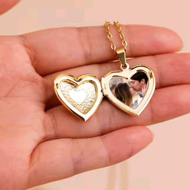 The Eternal Heart: Custom Photo Locket Necklace - Velvet Vault Exclusive