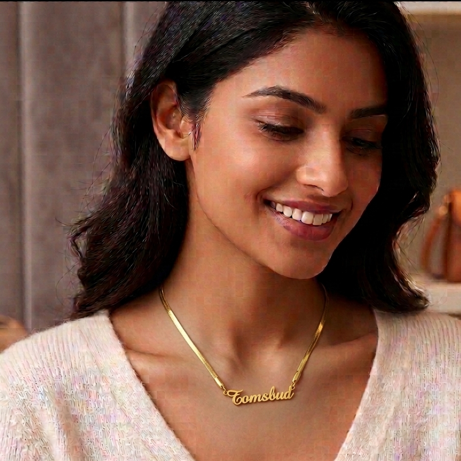 Custom Classic Name Necklace - Velvet Vault Exclusive
